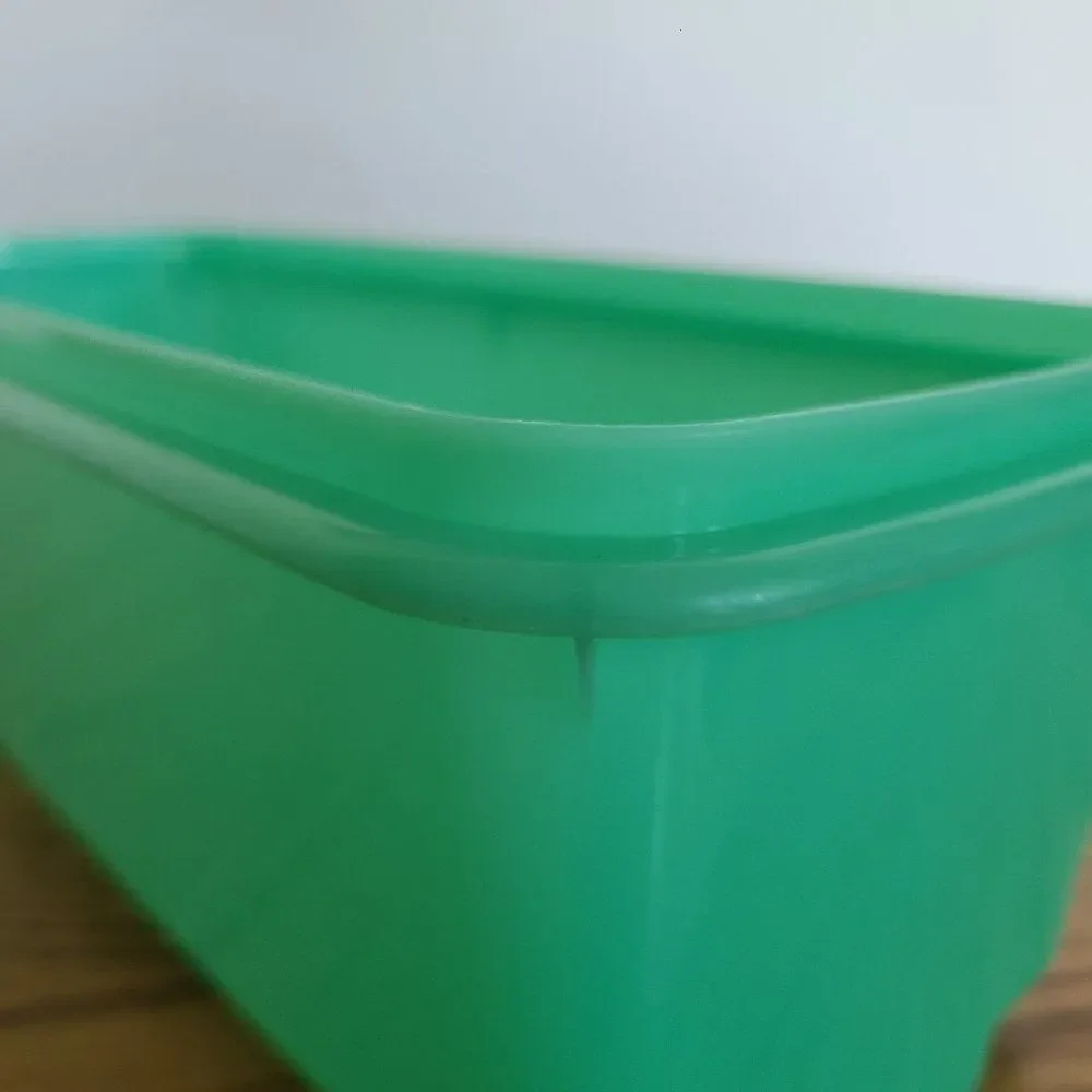 Tupperware Vintage Celery Vegetable Keeper Crisper Item 782-2 Jadeite Green